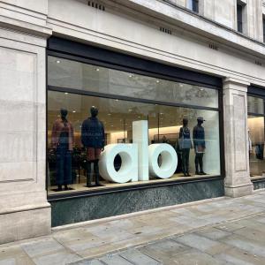 alo yoga shop front London